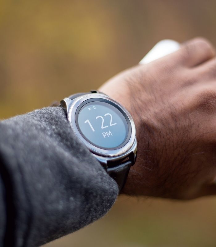 How to Change AM to PM on Smartwatch for Every User